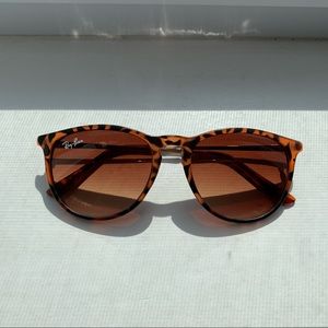 Ray-Ban RB4171 ERIKA